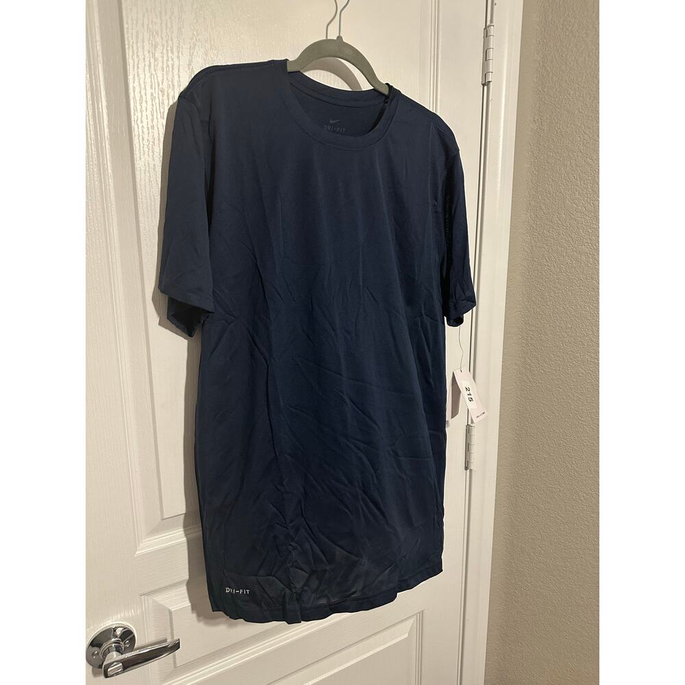 NWT men’s Nike dri fit activewear top - navy